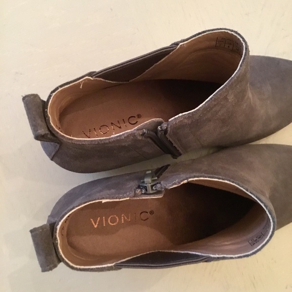 Vionic Leather Suede Boots Size 7 Like New - Picture 3 of 6
